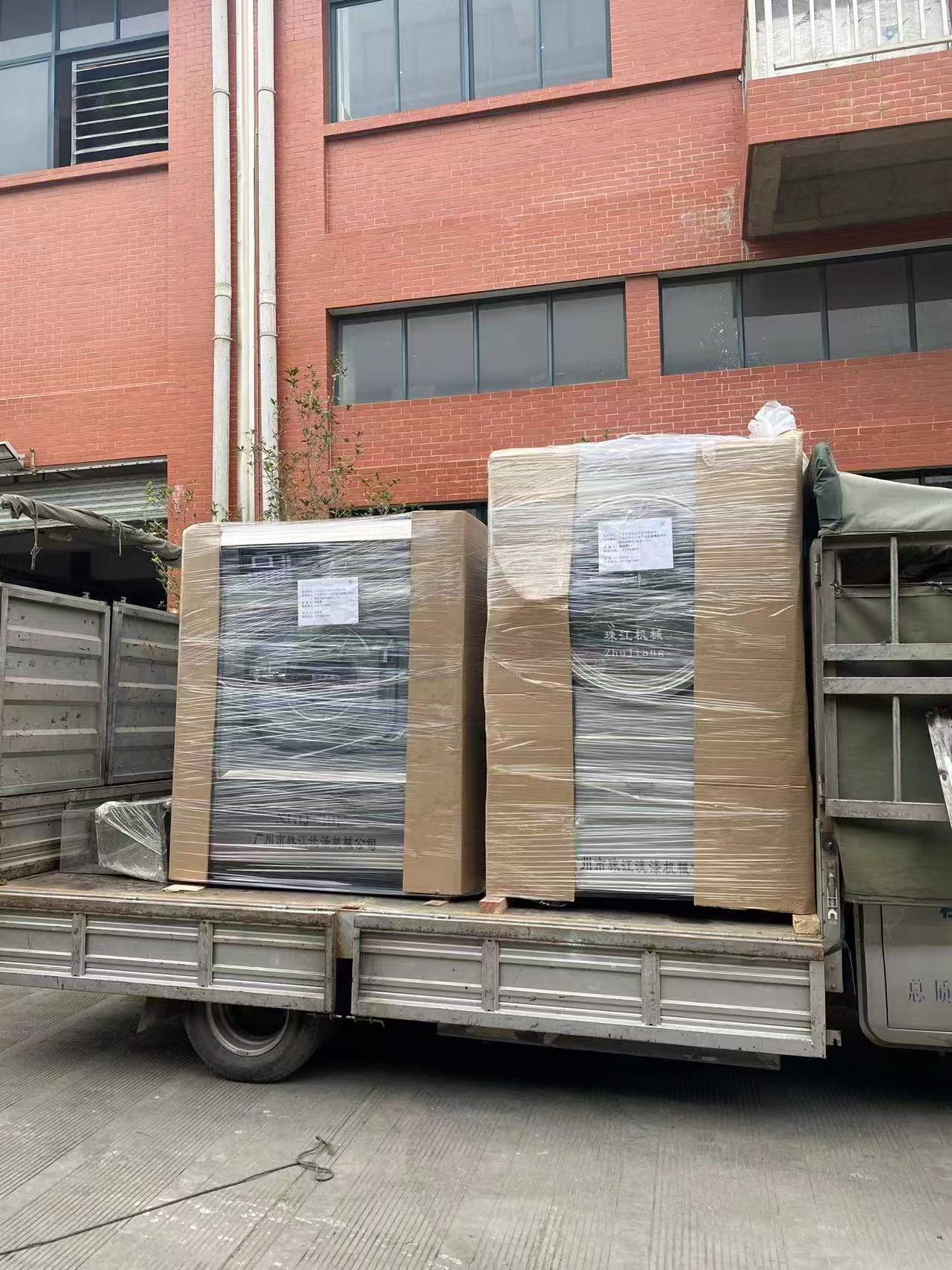 節(jié)能環(huán)保再升級！廣州私立寄宿制學(xué)校工業(yè)洗衣機(jī)首選XTH-250D，日洗千件無壓力